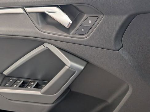 Used 2019 Audi Q3 2.0T Premium Plus image 24