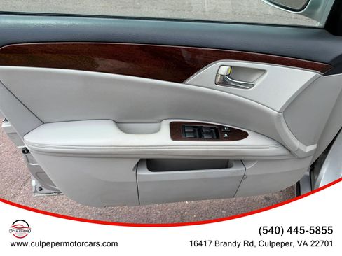 Used 2010 Toyota Avalon XLS FWD image 9
