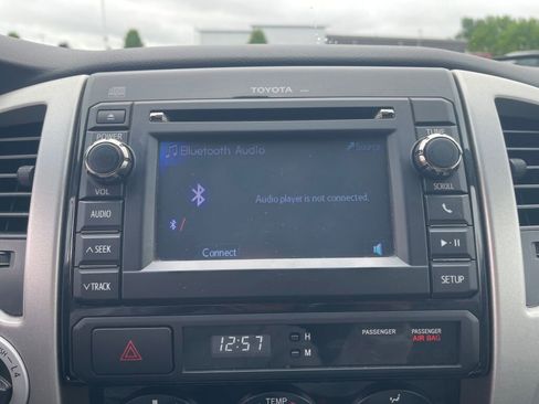 Used 2013 Toyota Tacoma 4x4 Double Cab w/ SR5 Pkg image 8