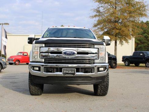 Used 2017 Ford F250 Lariat w/ Lariat Value Package image 2