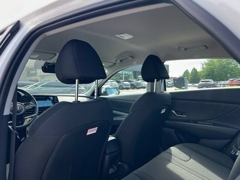 New 2026 Hyundai Elantra SE FWD image 9
