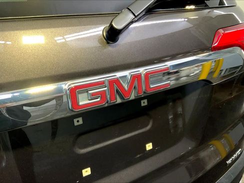 Used 2018 GMC Acadia SLT image 32