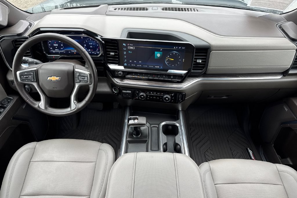 Used 2024 Chevrolet Silverado 1500 LTZ AWD/4WD image 15