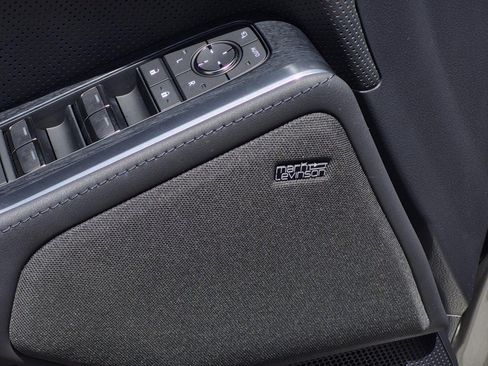 Used 2024 Lexus GX 550 w/ Accessory Package (31) AWD/4WD image 15