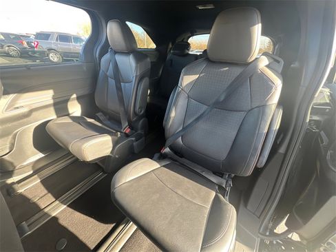 Used 2024 Toyota Sienna XSE image 32