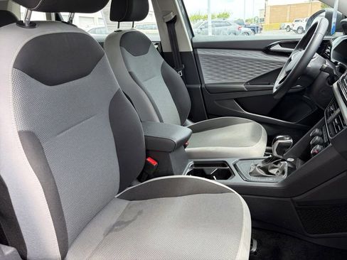 Certified 2024 Volkswagen Taos S FWD image 27