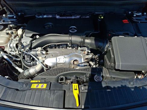 Used 2023 Mercedes-Benz GLB 250 4MATIC image 29