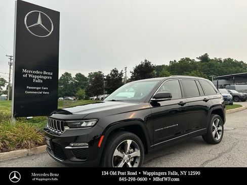 Used 2023 Jeep Grand Cherokee Limited AWD/4WD image 1