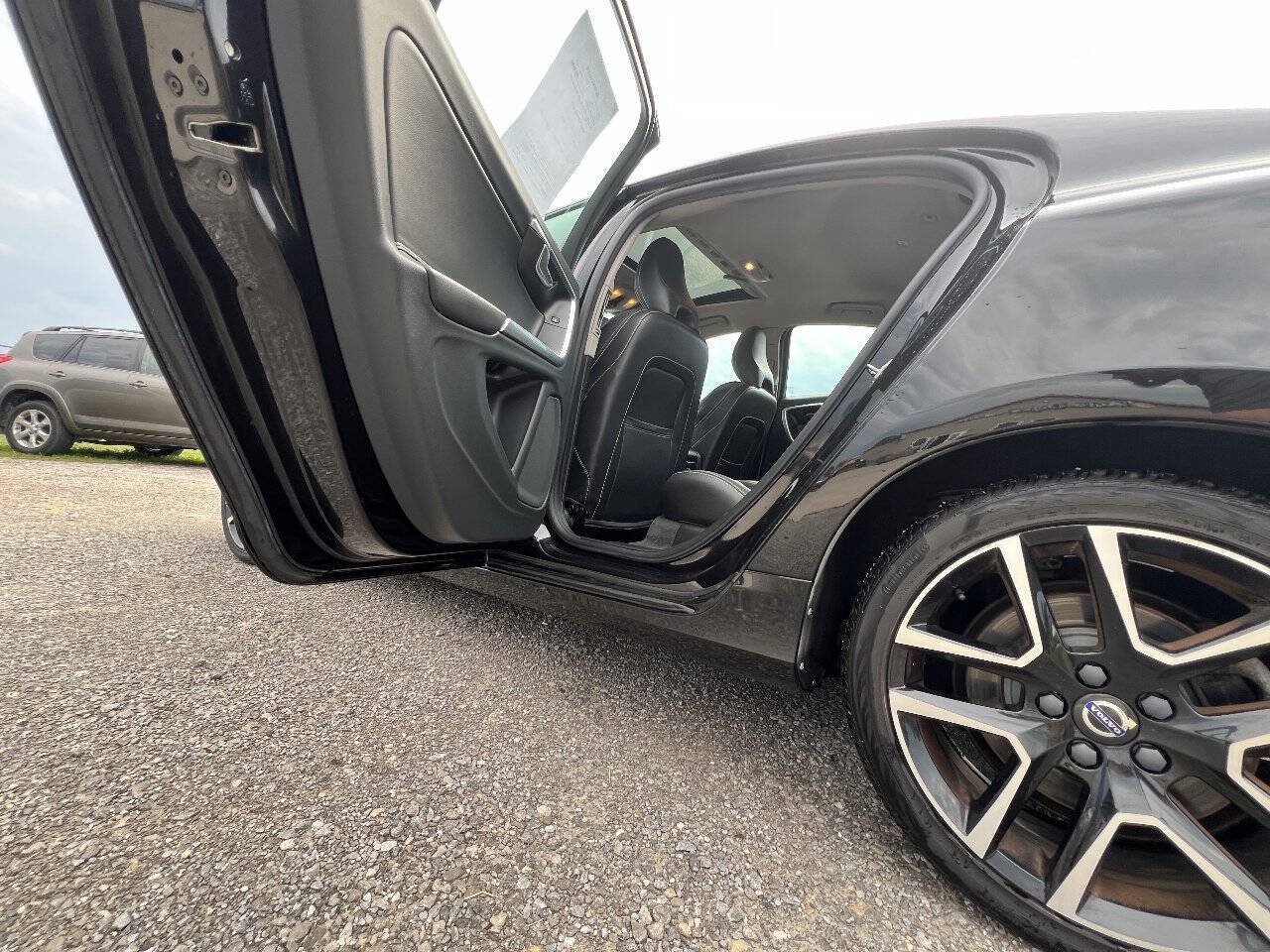 Used 2018 Volvo S60 T5 Dynamic w/ Vision Package FWD image 12