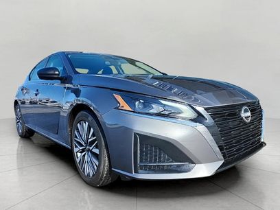 Used 2025 Nissan Altima 2.5 SV