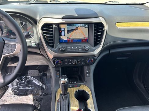 Used 2017 GMC Acadia Denali w/ Technology Package AWD/4WD image 19