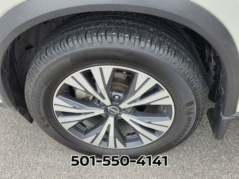 Used 2023 Nissan Rogue SV image 9