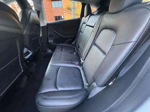 Used 2021 Tesla Model Y Long Range AWD/4WD image 9