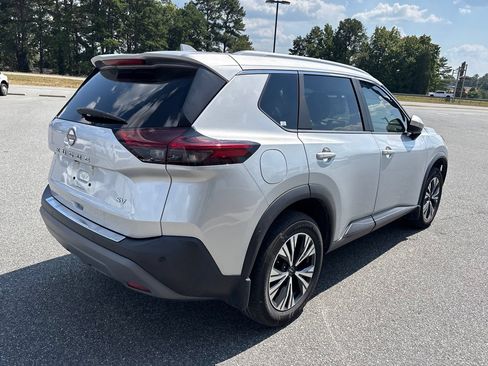 Used 2023 Nissan Rogue SV w/ SV Premium B Package FWD image 10
