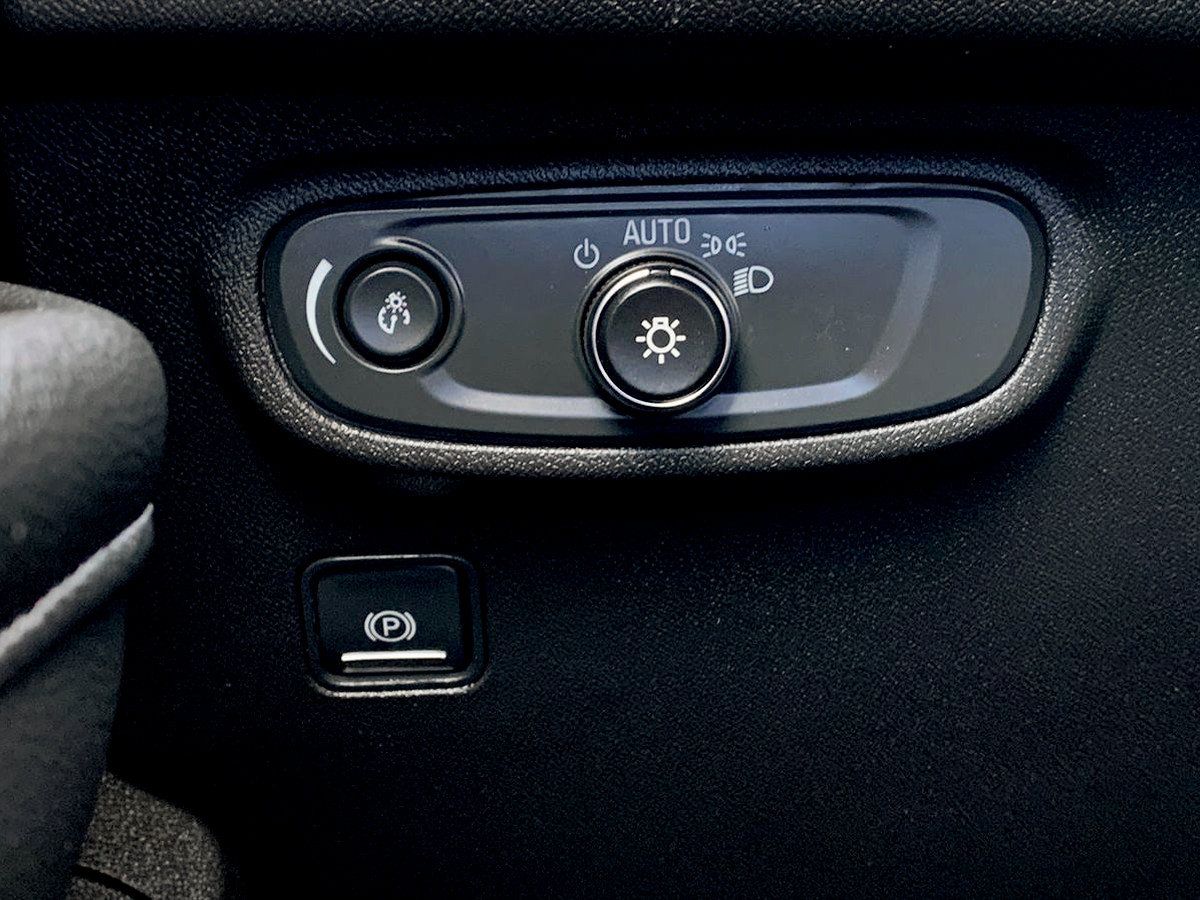 Used 2024 GMC Terrain SLE AWD/4WD image 15