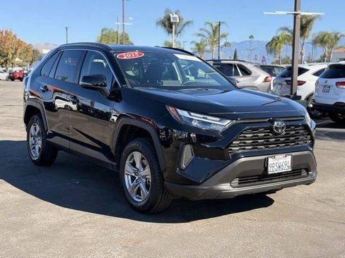 Used 2025 Toyota RAV4 XLE image 3