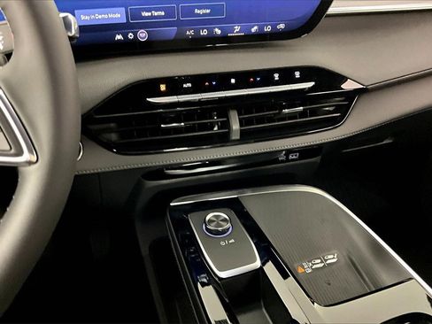 New 2026 Buick Enclave Sport Touring w/ Super Cruise Package image 7