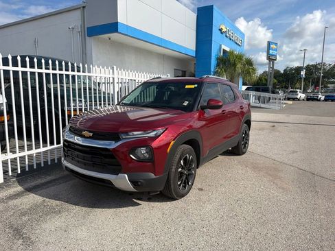 Used 2023 Chevrolet TrailBlazer LT w/ Convenience Package AWD/4WD image 1