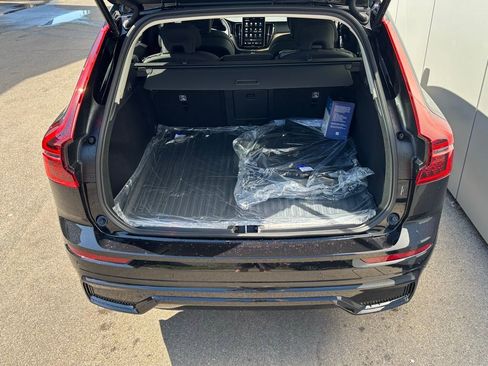 New 2026 Volvo XC60 B5 Plus w/ Climate Package image 17