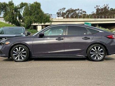 Certified 2024 Honda Civic EX-L image 9