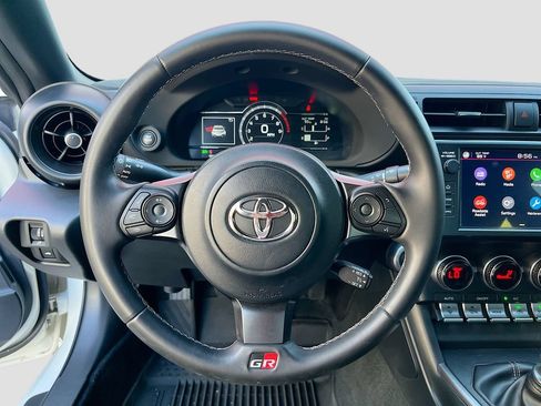 Used 2023 Toyota GR86 w/ ALL Weather Mat Package (TMS) RWD image 11