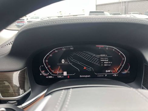 Used 2021 BMW 740i w/ Premium Package RWD image 25