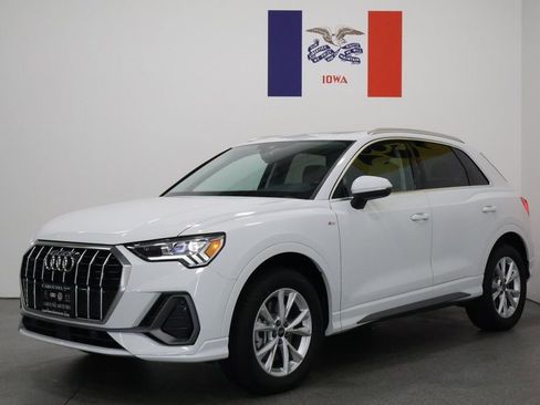 Used 2025 Audi Q3 2.0T Premium image 8