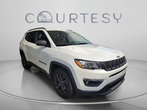 Certified 2021 Jeep Compass Latitude w/ Sun and Sound Group FWD image 4