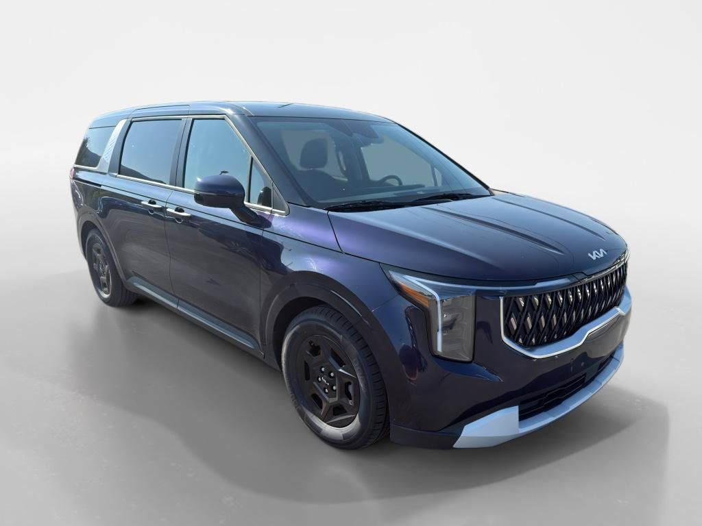 Used 2025 Kia Carnival FWD image 7
