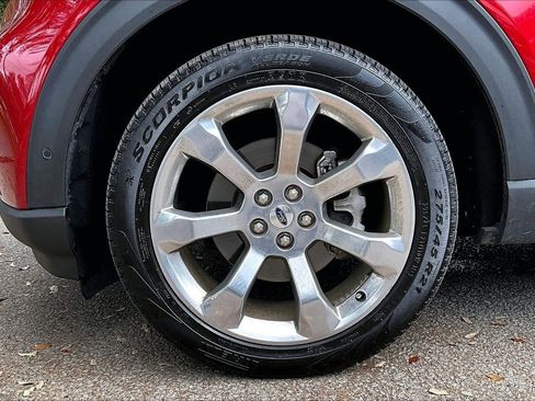 Used 2020 Ford Explorer Platinum w/ Premium Technology Package image 31