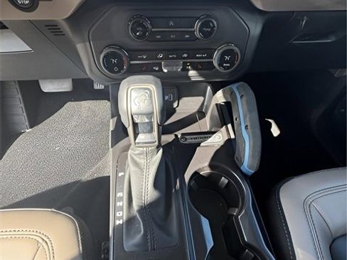 Used 2024 Ford Bronco Wildtrak image 18