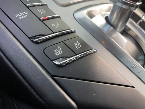 Used 2016 Porsche Cayenne GTS image 31