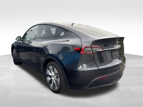 Used 2024 Tesla Model Y Long Range AWD/4WD image 5