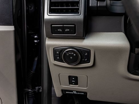 Used 2020 Ford F250 XLT w/ XLT Premium Package image 18