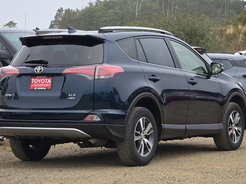 Used 2017 Toyota RAV4 XLE w/ All Weather Liner Package AWD/4WD image 4