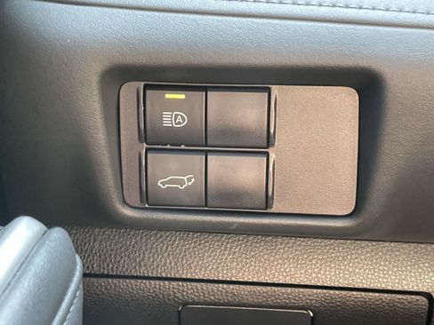 Used 2022 Toyota Highlander XSE FWD image 21