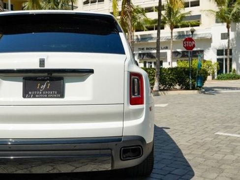 Used 2024 Rolls-Royce Cullinan image 28