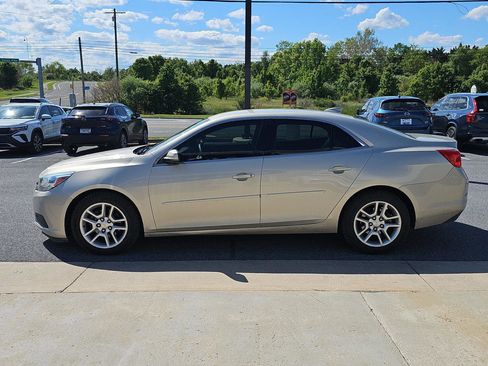 Used 2016 Chevrolet Malibu LT w/ Power Convenience Package FWD image 3