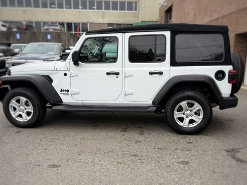 Used 2021 Jeep Wrangler Unlimited Sport image 16