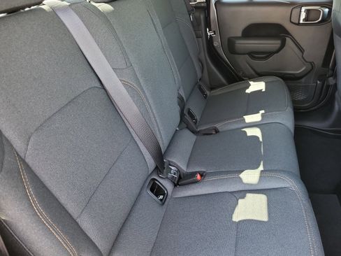 New 2025 Jeep Gladiator Sport image 18