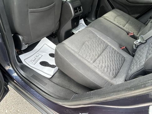 Used 2018 Chevrolet Equinox LT FWD image 9
