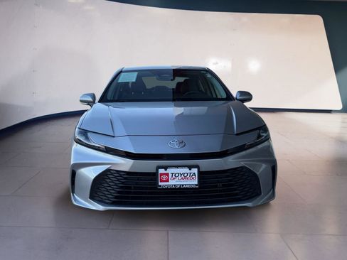 Used 2025 Toyota Camry LE image 8