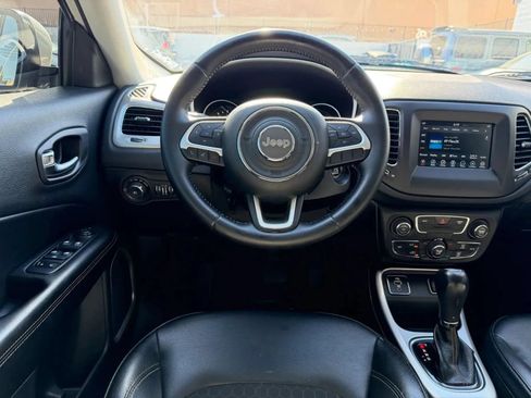 Used 2018 Jeep Compass Latitude w/ Popular Equipment Group FWD image 19