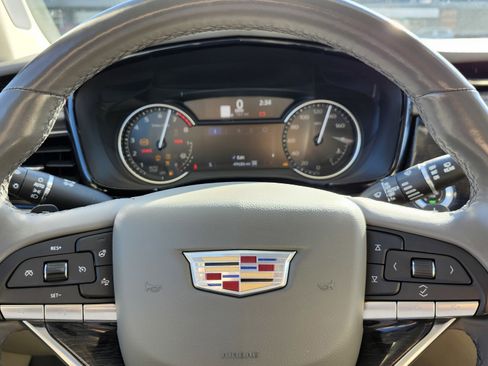 Used 2023 Cadillac XT6 Premium Luxury image 25