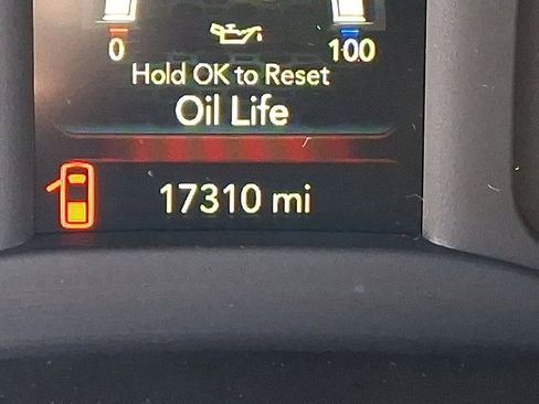 Used 2024 RAM 2500 Big Horn w/ Bed Utility Group image 5