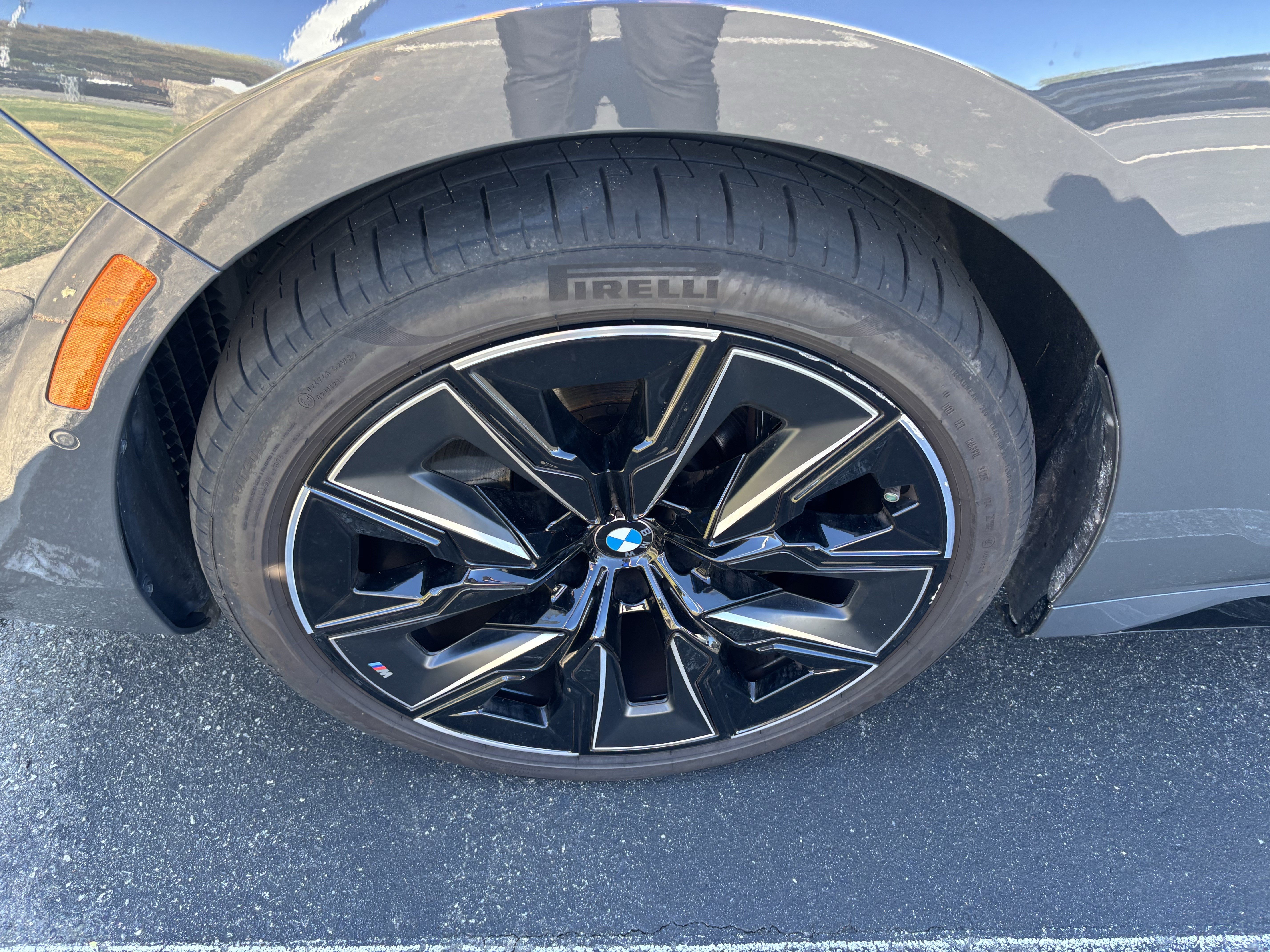 Certified 2024 BMW 760i xDrive w/ Executive Package AWD/4WD image 12