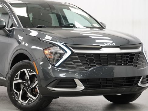 Used 2023 Kia Sportage LX AWD/4WD image 9