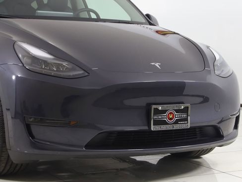 Used 2024 Tesla Model Y Long Range AWD/4WD image 37