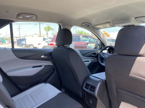 Used 2022 Chevrolet Equinox LS w/ LPO, Chrome Package FWD image 20