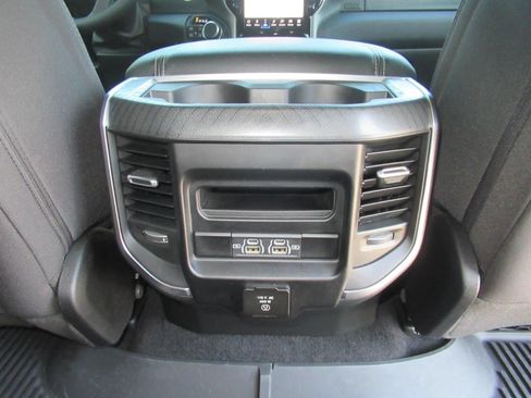 Used 2025 RAM 1500 Big Horn AWD/4WD image 37
